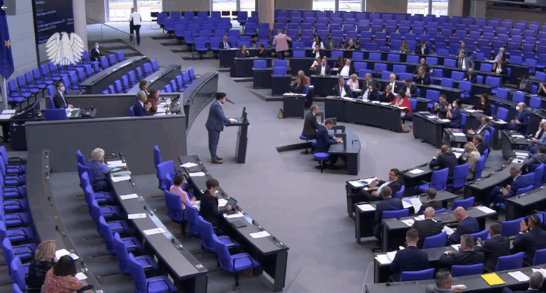 Rede zum Verteidigungshaushalt: „Ausrüstung statt Aufrüstung“