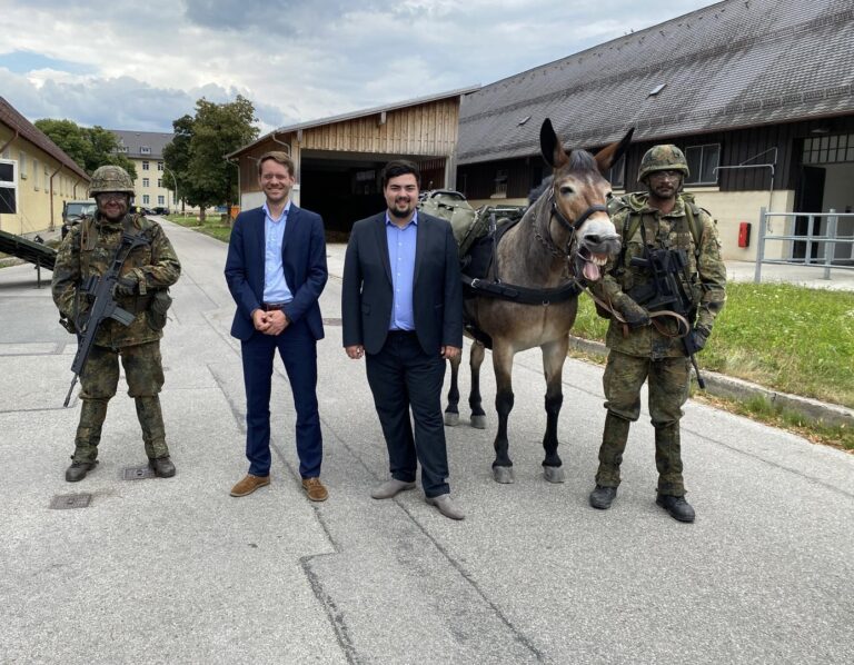 Niklas besucht die Gebirgsjägerbrigade 23 „Bayern“ in Bad Reichenhall￼