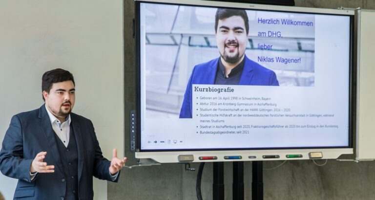 Niklas zu Besuch im Deutschhaus-Gymnasium Würzburg