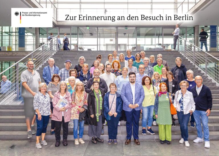 Demokratie hautnah erleben: Bürger*innen zu Besuch bei Niklas Wagener in Berlin